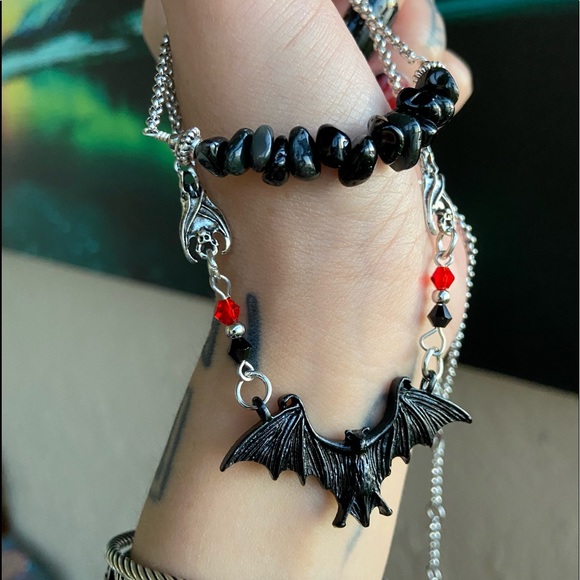 Bat choker necklace . Double layer onyx chips & bats charms . Handmade goth boho - Picture 13 of 16